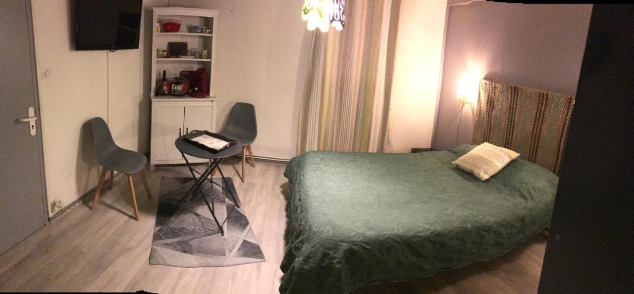 Chambre La Garenne サン＝ヴィヴィアン＝ド＝ブレイエ エクステリア 写真